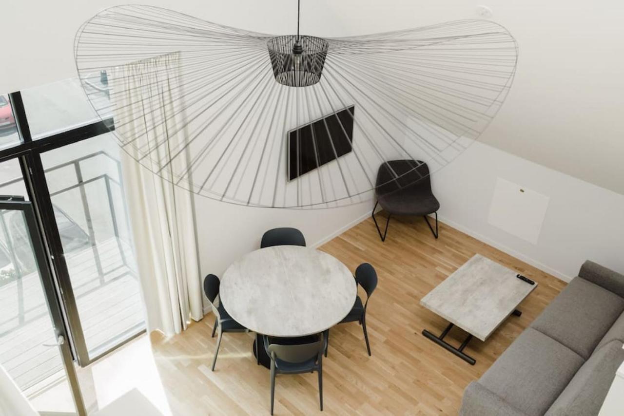Sk67 Modern And Bright Loft With Free Parking Apartment Lidingo Exterior photo